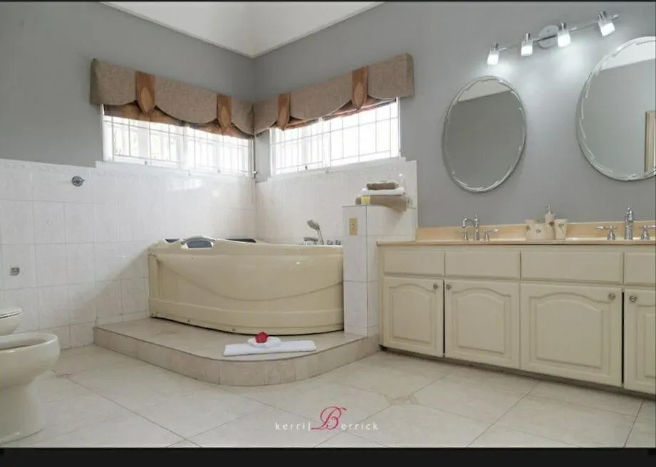 Serenity Villa Kingston