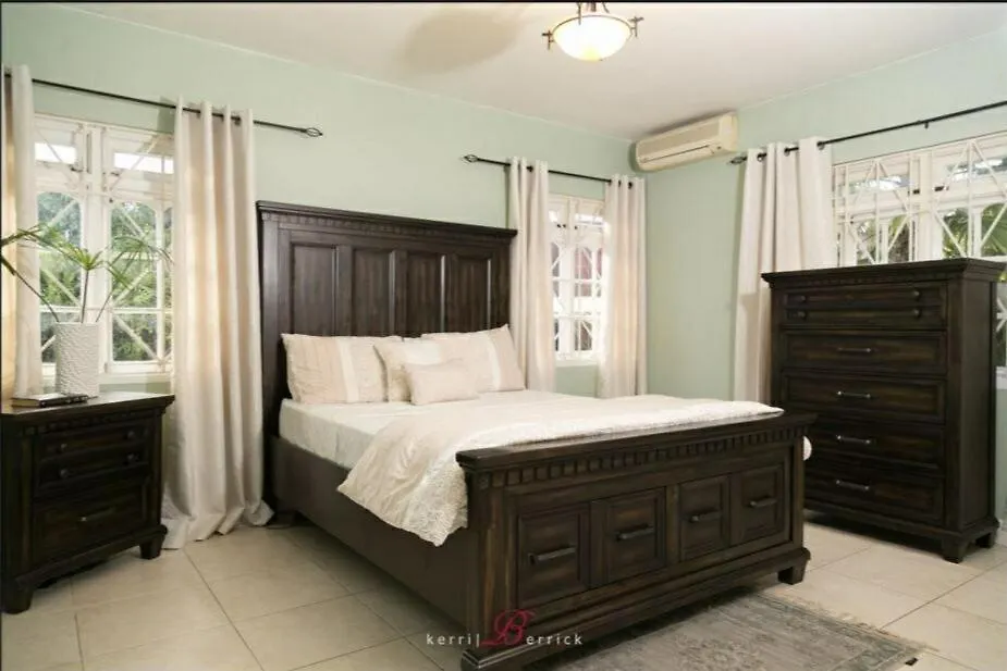 Serenity Villa Kingston